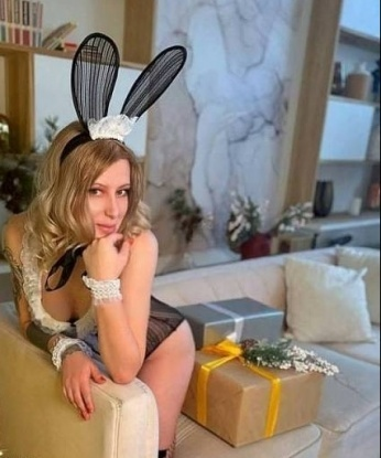 😘 Я твоя безудержная страсть, тайная мечта и исполнение всех твоих фантазий.
Я креативная нежная индивидуалка, готовая сделать твой вечер незабываемым! У меня есть все, чтобы удовлетворить твои самые сокровенные желания. 💫
Я опытная леди, знающая все секреты наслаждения. Мои услуги наполнены страстью и нежностью. В моем репертуаре массаж, стриптиз, ролевые игры и многое другое. 🌹
Я живу в Москве, своей родной Москве, и жду встречи с тобой в уютной обстановке. Мой опыт и умение услышать тебя позволяют мне создать незабываемый атмосферу, полную блаженства и удовольствия. 😍
Мои фото гарантированно реальны, и я стараюсь каждый раз выглядеть потрясающе. Я профессионалка в своем деле, и мне очень важно, чтобы каждая встреча оставила след в твоем сердце.
Добавь ярких красок в свою жизнь и доверься мне. Я создам незабываемые моменты, которые ты будешь вспоминать с улыбкой на лице. Твои фантазии станут реальностью, а ты потеряешься от наших нежных прикосновений. 💋💖
Обзаведись новым опытом блаженства и звони мне прямо сейчас! Жду тебя, мой горячий коврик на одну ночь. 🔥✨ Яна